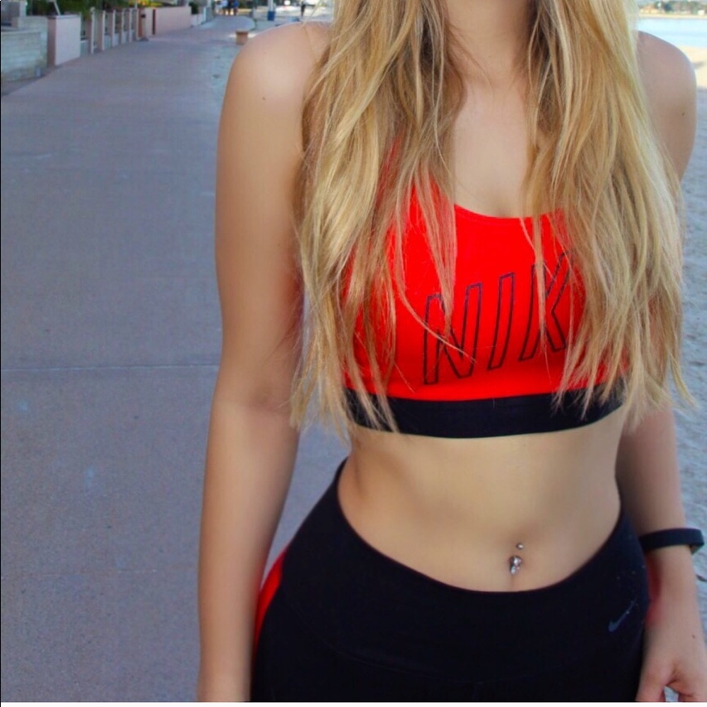 Black and red nike leggings cropped